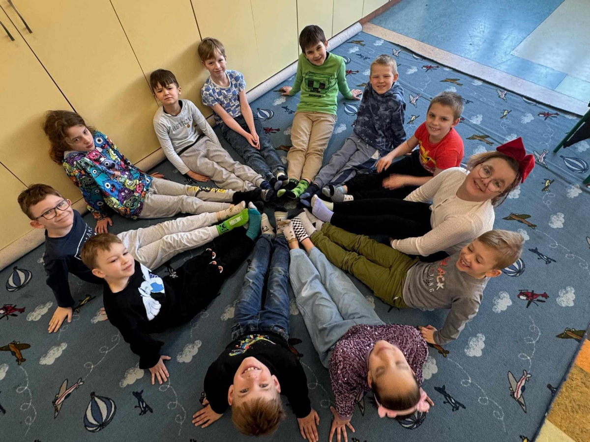 Dzień Kolorowej Skarpetki w klasach I - III - 3