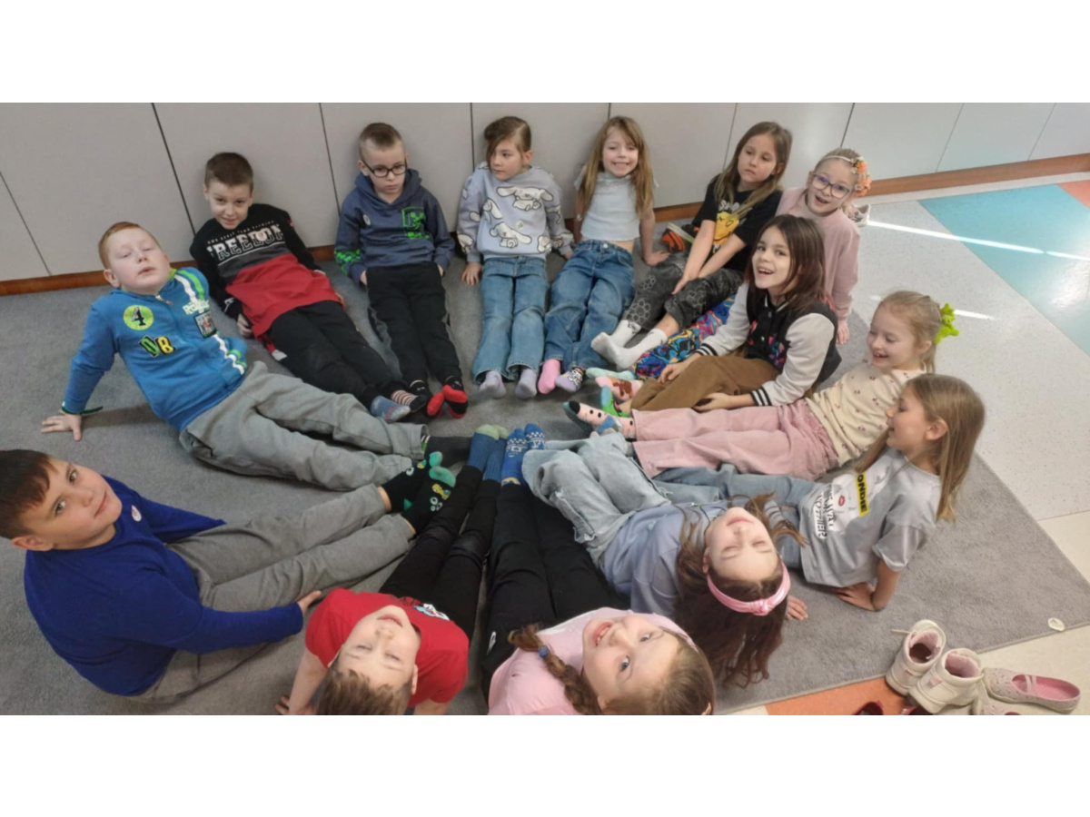 Dzień Kolorowej Skarpetki w klasach I - III - 6