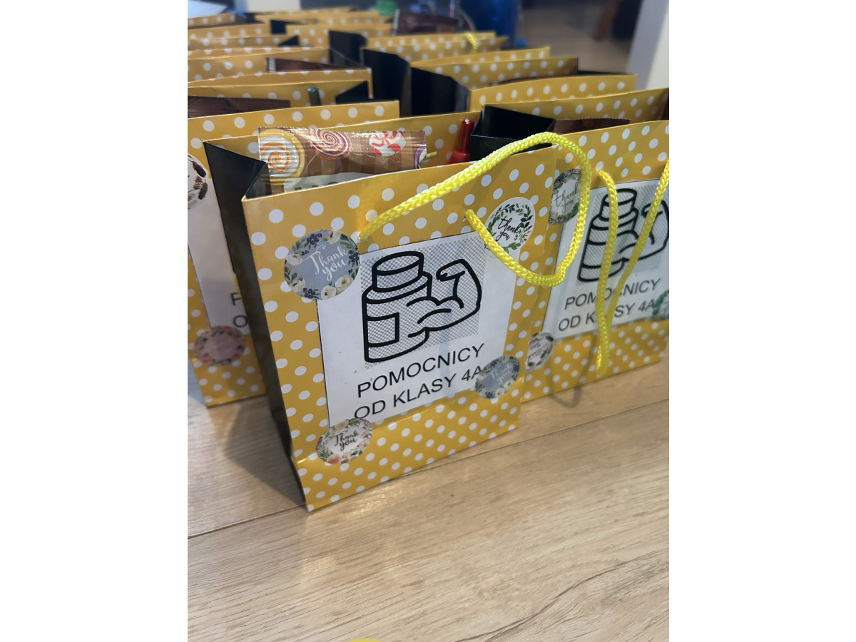 Klasa 4A podziękowała nauczycielom-2