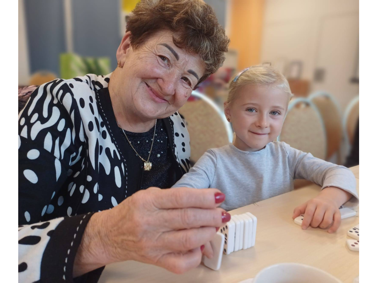Dzieci z zeróweczki w Osiedlowym Centrum Seniora-2